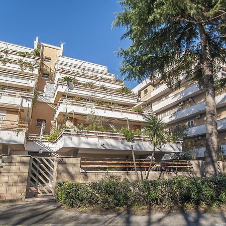 רומא Eur Luminous And Large Family Terrace Apartment מראה חיצוני תמונה
