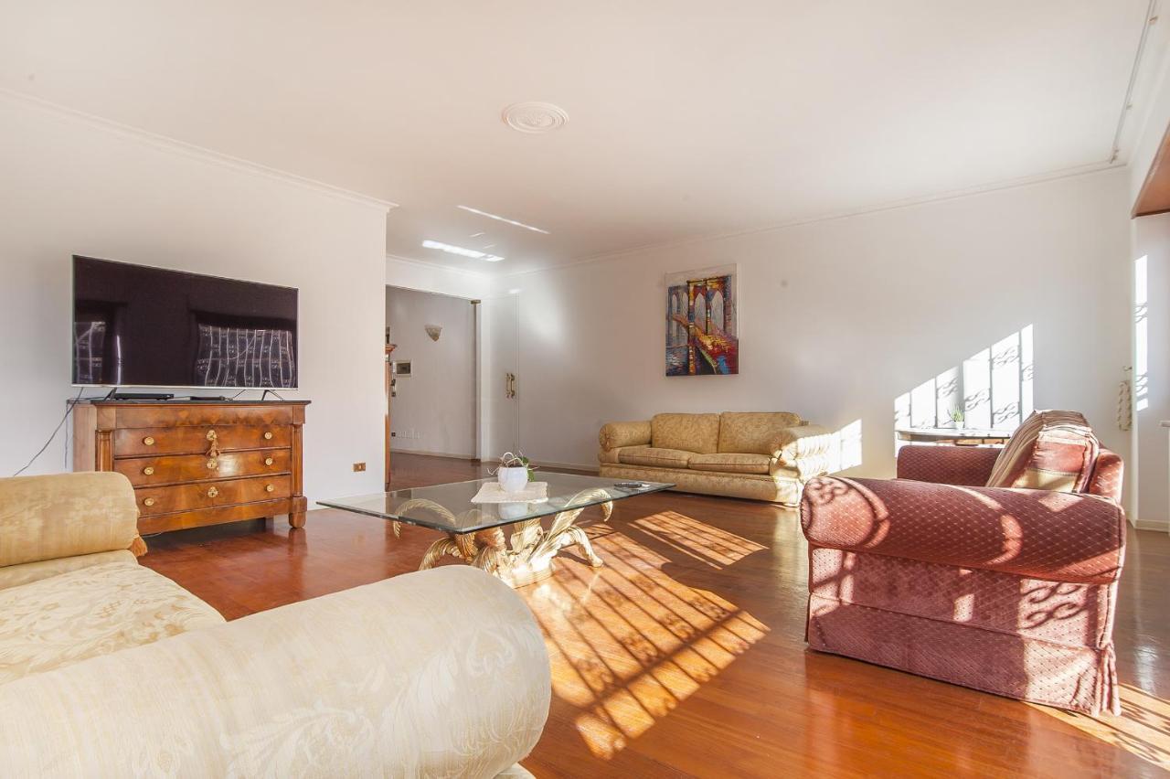 רומא Eur Luminous And Large Family Terrace Apartment מראה חיצוני תמונה