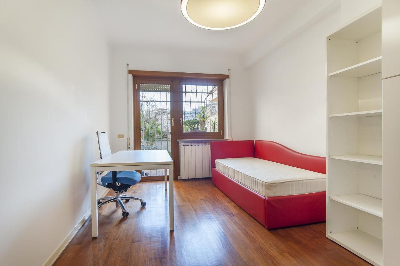 רומא Eur Luminous And Large Family Terrace Apartment מראה חיצוני תמונה